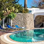 Ravino Secret Retreat Lägenhetshotell 4*